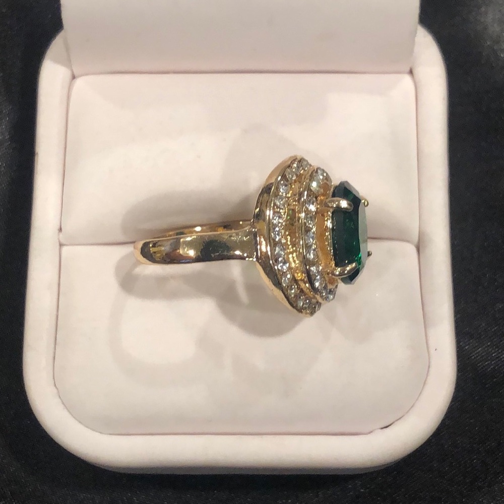 Rhinestone Emerald Stone Colored Ring - image 6